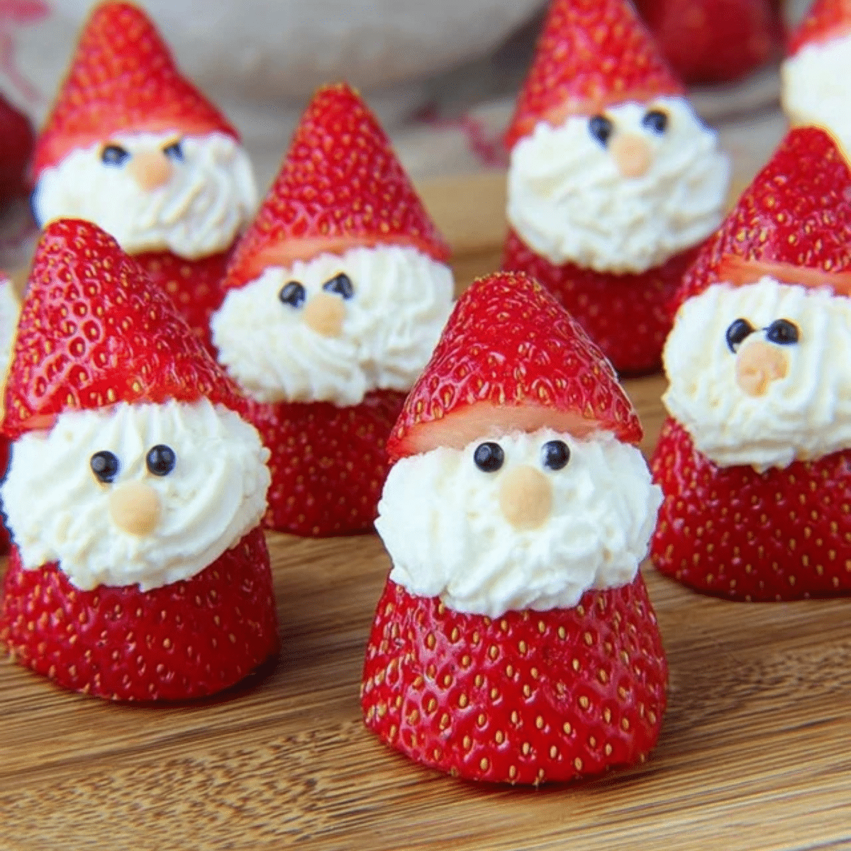 Adorably Simple Strawberry Santas: A Guilt-Free Holiday Treat